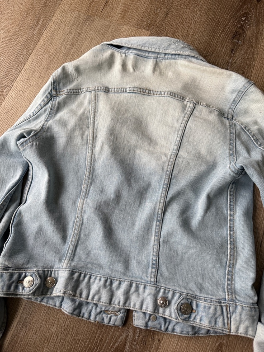 H&M Light Blue Denim Jacket - slightly distressed - Picture 4 of 5